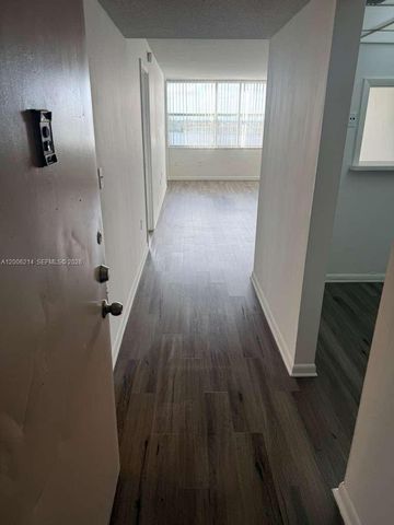 1200 NE Miami Gardens Dr 812W, Miami, FL 33179