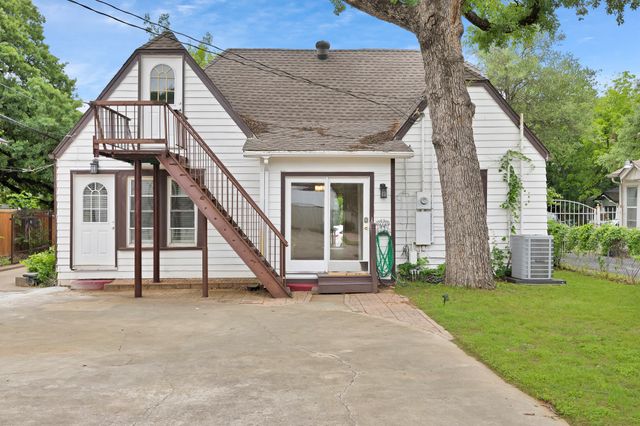 2529 Honeysuckle Avenue, Fort Worth, TX 76111