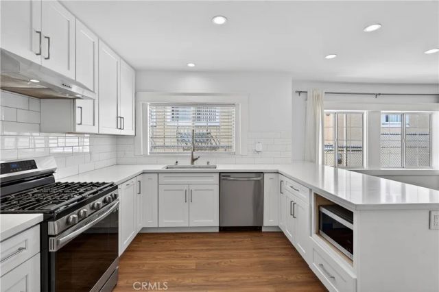 3538 London, Los Angeles, CA 90026