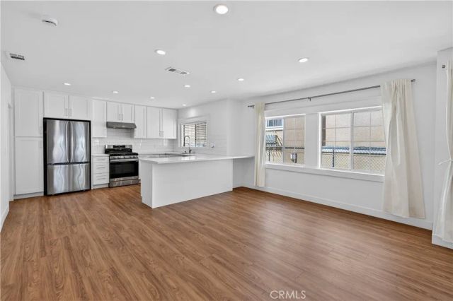 3538 London, Los Angeles, CA 90026