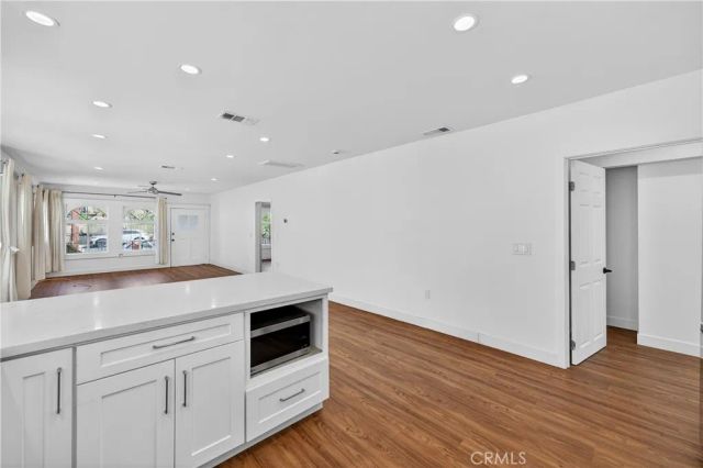 3538 London, Los Angeles, CA 90026