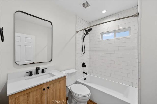 3538 London, Los Angeles, CA 90026