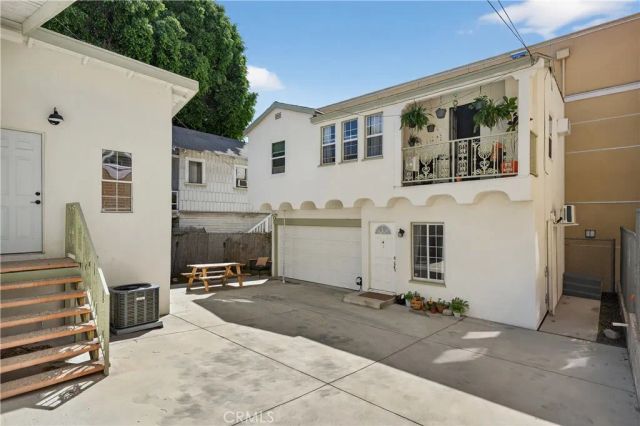 3538 London, Los Angeles, CA 90026