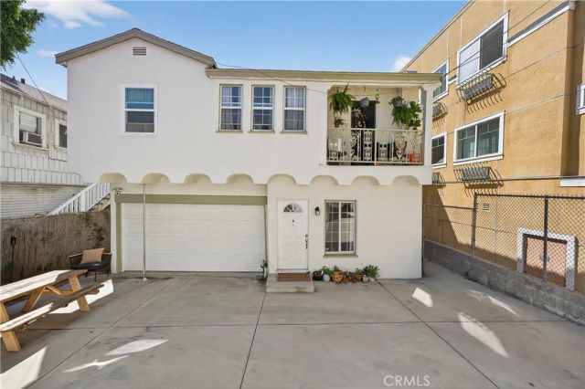 3538 London, Los Angeles, CA 90026