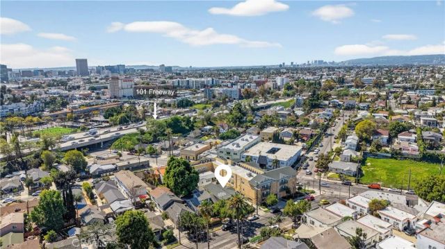 3538 London, Los Angeles, CA 90026