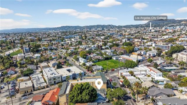 3538 London, Los Angeles, CA 90026