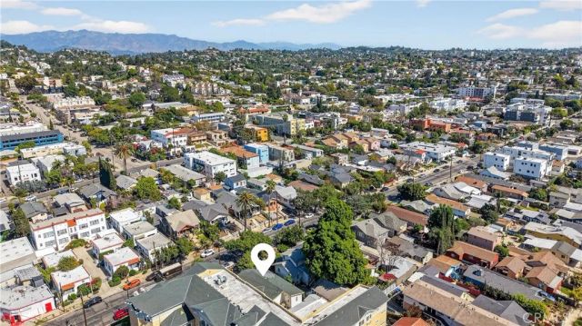 3538 London, Los Angeles, CA 90026