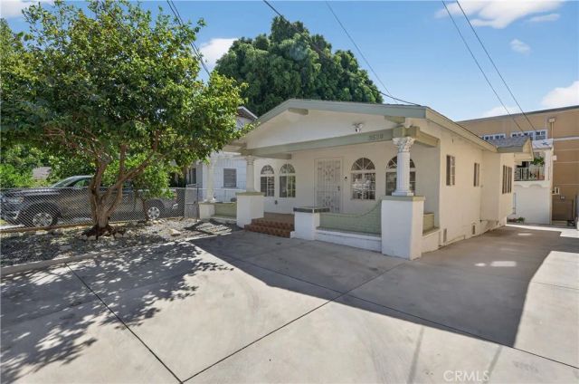 3538 London, Los Angeles, CA 90026