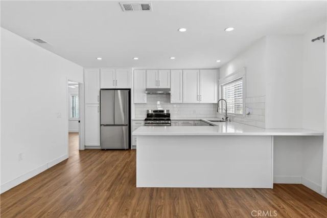 3538 London, Los Angeles, CA 90026