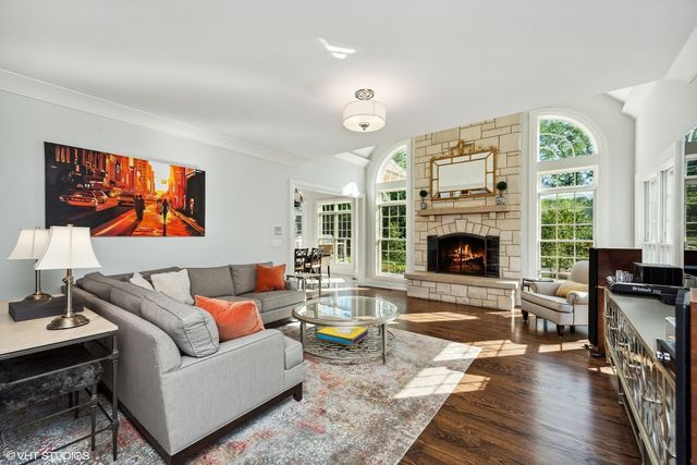 675 Old Barrington Road, North Barrington, IL 60010