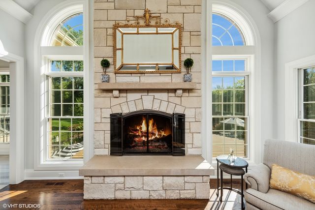 675 Old Barrington Road, North Barrington, IL 60010