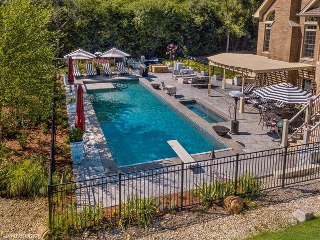 675 Old Barrington Road, North Barrington, IL 60010