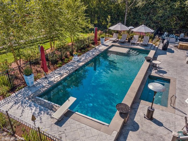 675 Old Barrington Road, North Barrington, IL 60010