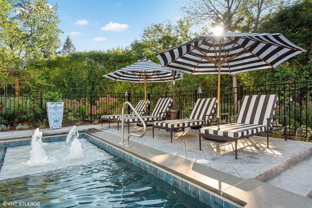 675 Old Barrington Road, North Barrington, IL 60010