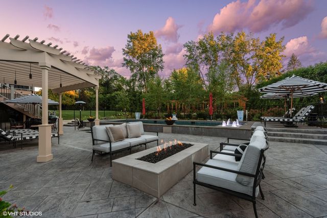 675 Old Barrington Road, North Barrington, IL 60010