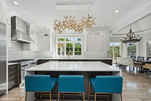 675 Old Barrington Road, North Barrington, IL 60010