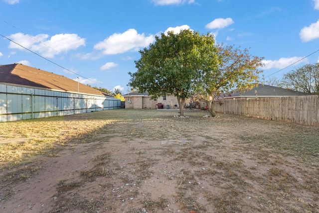 414 W Dengar Ave, Midland, TX 79705