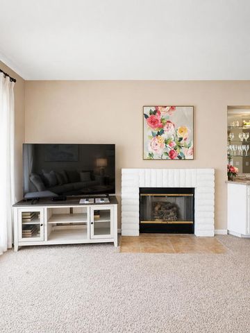 654 Vista Lago Circle N, Palm Desert, CA 92211