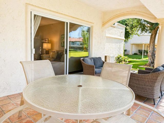 654 Vista Lago Circle N, Palm Desert, CA 92211