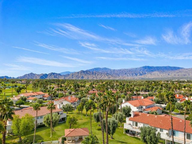 654 Vista Lago Circle N, Palm Desert, CA 92211