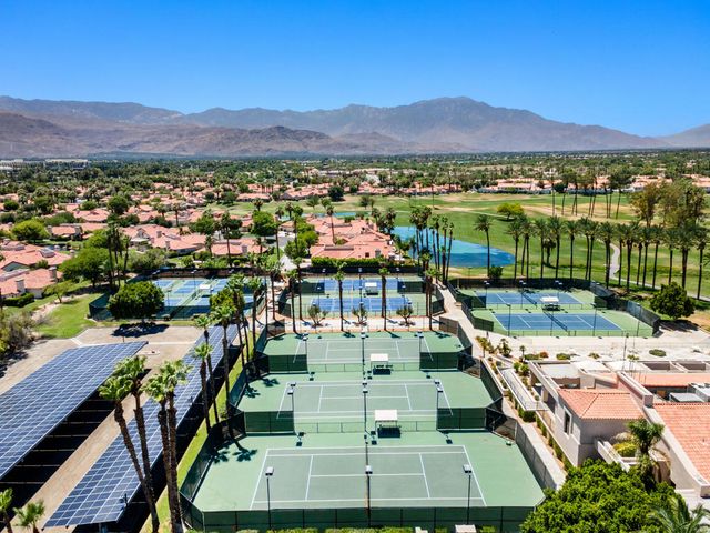 654 Vista Lago Circle N, Palm Desert, CA 92211