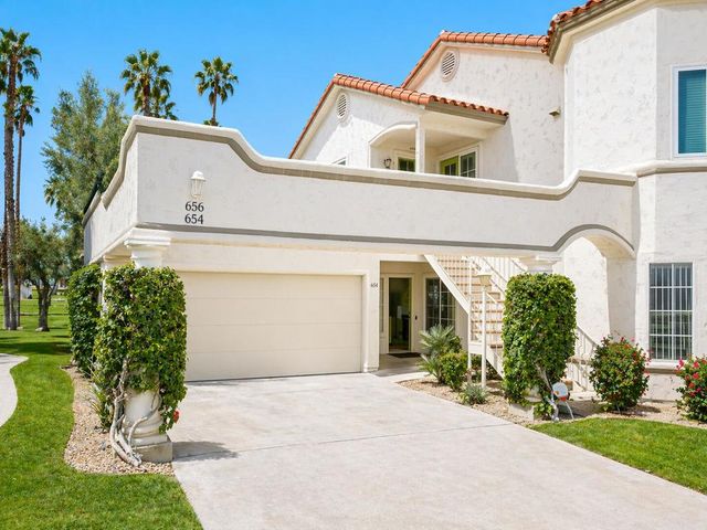 654 Vista Lago Circle N, Palm Desert, CA 92211