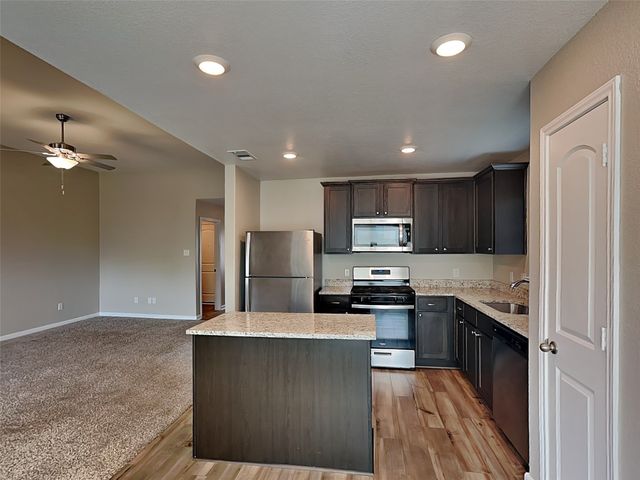 1005 American Flyer Boulevard, Fort Worth, TX 76108