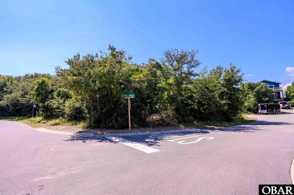 Image 13 of property listing at 371 Sea Oats Trail, Southern Shores, NC 27949