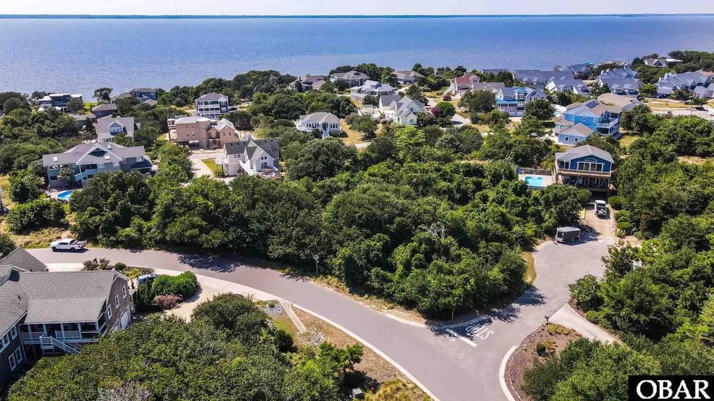 Image 5 of property listing at 371 Sea Oats Trail, Southern Shores, NC 27949