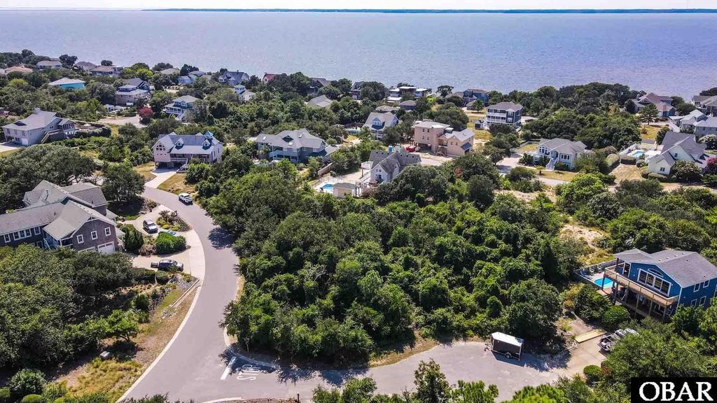 Image 6 of property listing at 371 Sea Oats Trail, Southern Shores, NC 27949