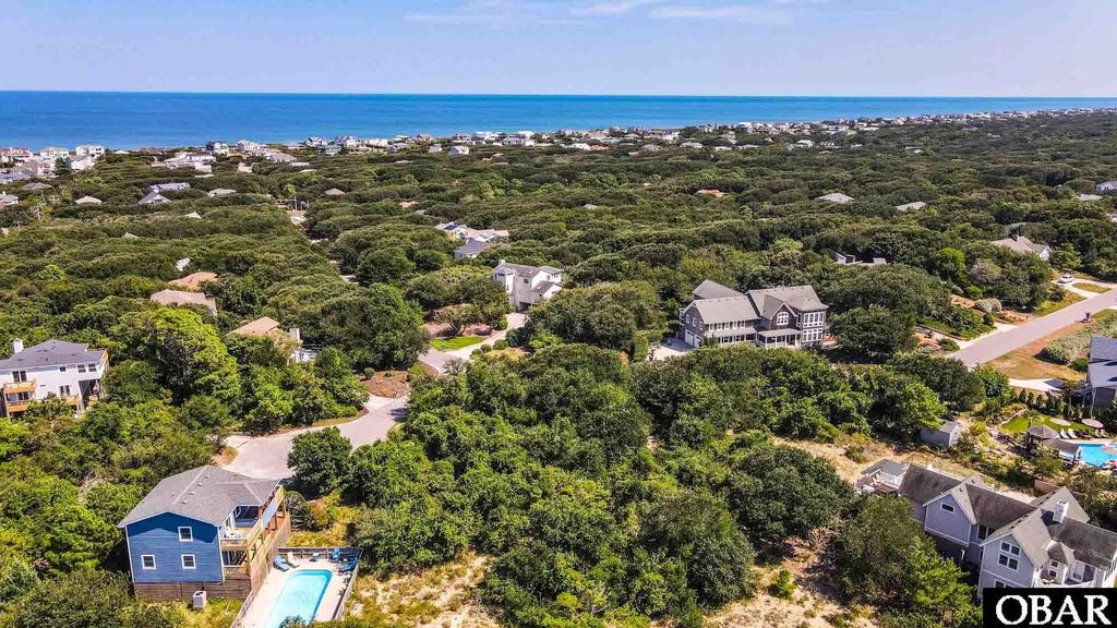 Image 8 of property listing at 371 Sea Oats Trail, Southern Shores, NC 27949