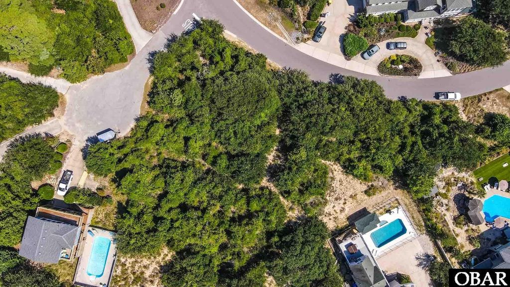 Image 9 of property listing at 371 Sea Oats Trail, Southern Shores, NC 27949