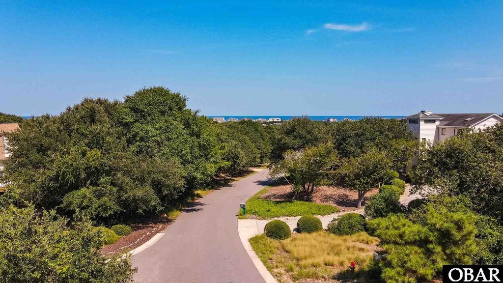 Image 10 of property listing at 371 Sea Oats Trail, Southern Shores, NC 27949