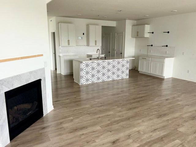 5321 94th Lane N, Brooklyn Park, MN 55443