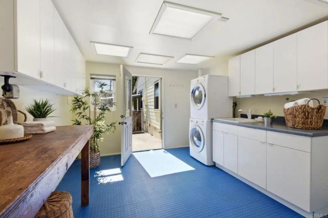 258 Barbara Avenue, Solana Beach, CA 92075