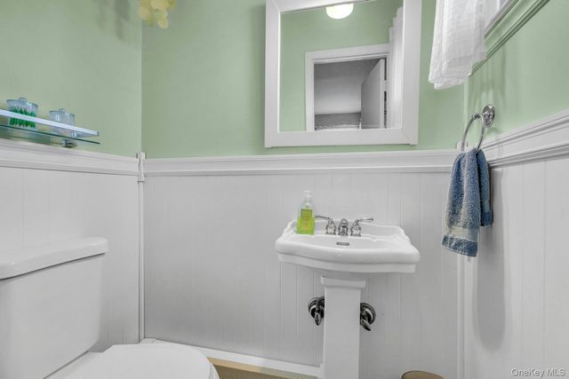 128 Wyandanch Road, Sayville, NY 11782