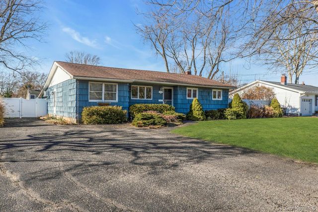 128 Wyandanch Road, Sayville, NY 11782