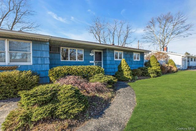 128 Wyandanch Road, Sayville, NY 11782