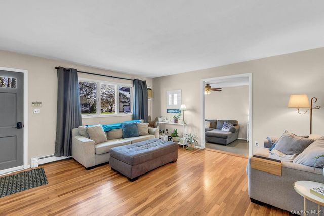 128 Wyandanch Road, Sayville, NY 11782