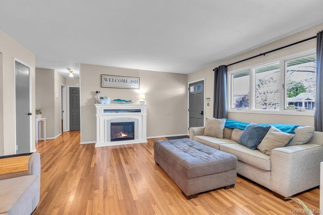 128 Wyandanch Road, Sayville, NY 11782