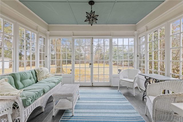 804 Persimmon Rd, Sewickley Heights, PA 15143