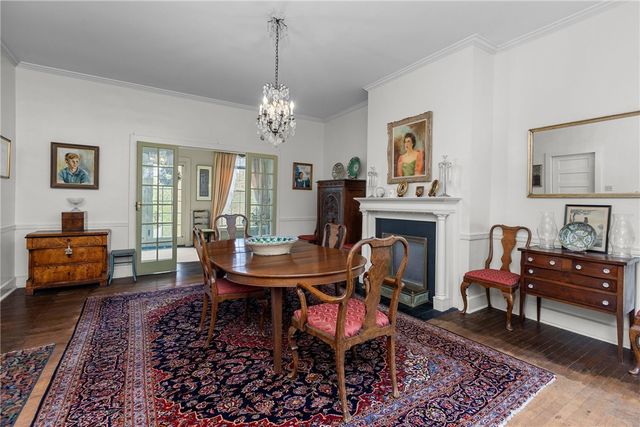 804 Persimmon Rd, Sewickley Heights, PA 15143