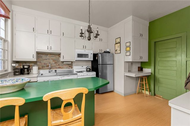 804 Persimmon Rd, Sewickley Heights, PA 15143