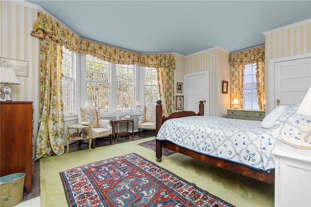 804 Persimmon Rd, Sewickley Heights, PA 15143