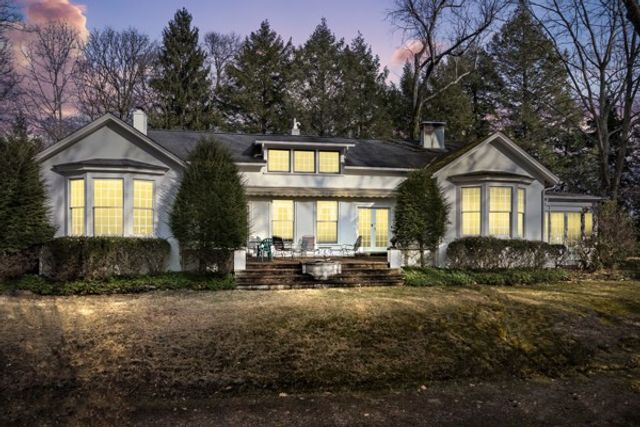 804 Persimmon Rd, Sewickley Heights, PA 15143