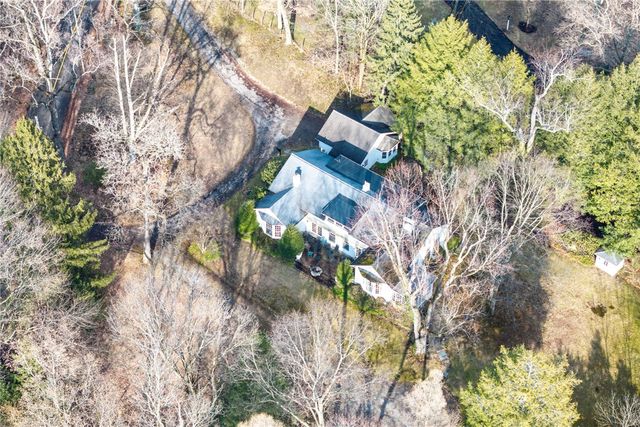 804 Persimmon Rd, Sewickley Heights, PA 15143