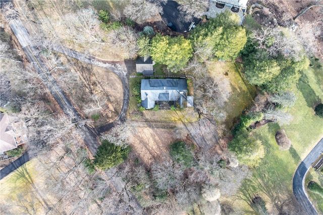 804 Persimmon Rd, Sewickley Heights, PA 15143