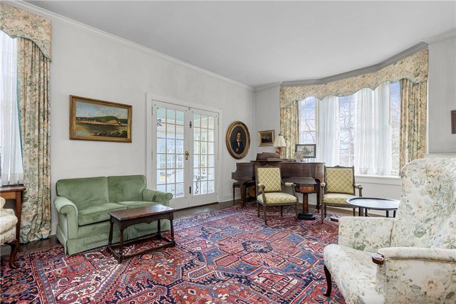 804 Persimmon Rd, Sewickley Heights, PA 15143