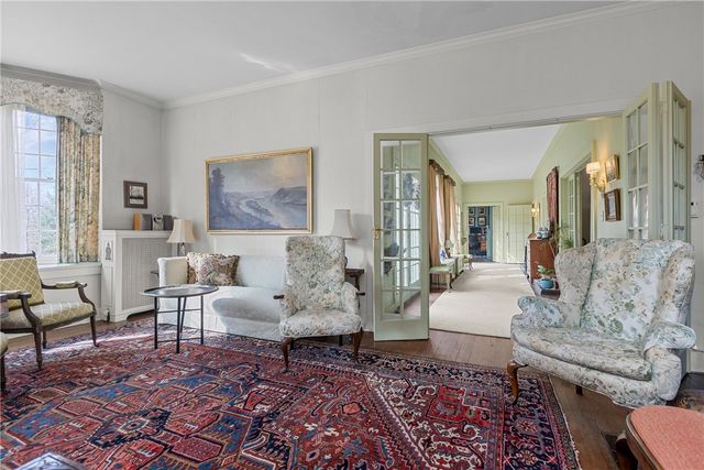 804 Persimmon Rd, Sewickley Heights, PA 15143