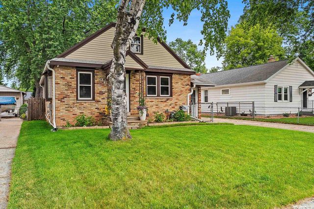 968 HICKORY HILL DRIVE, Green Bay, WI 54304